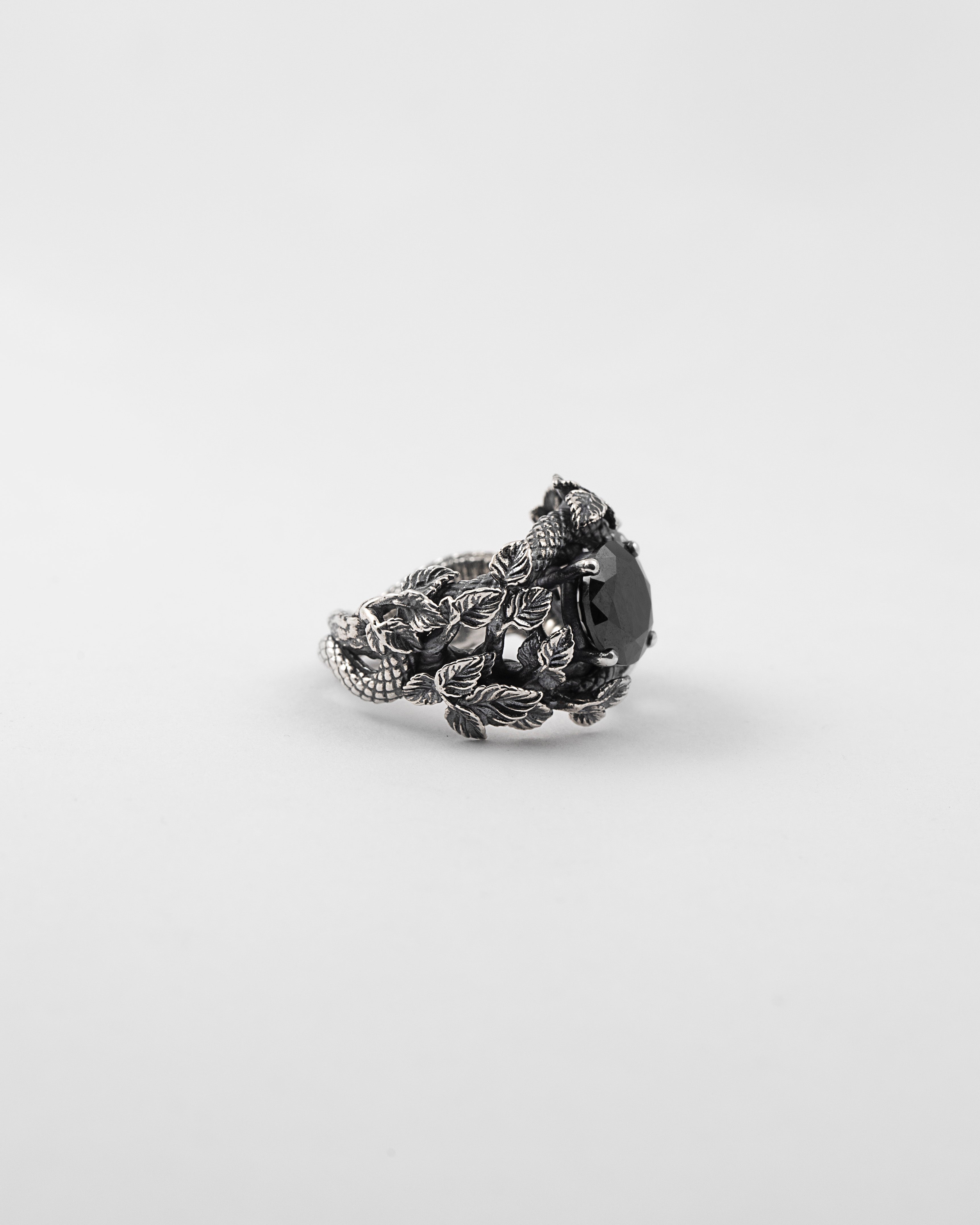 ANELLO EDEN SOLITARIO CON ZIRCONIA CUBICA NERA / A