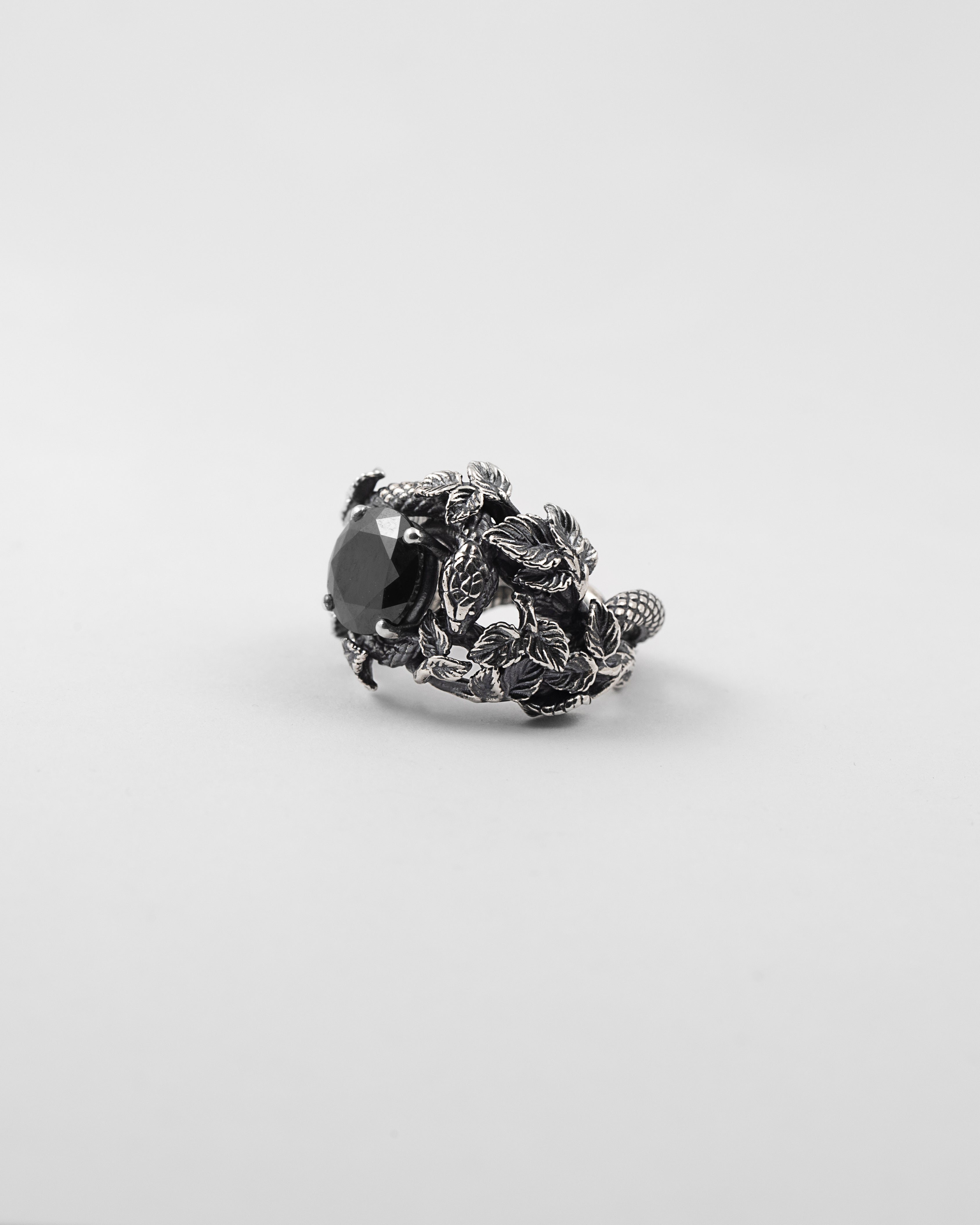 ANELLO EDEN SOLITARIO CON ZIRCONIA CUBICA NERA / A