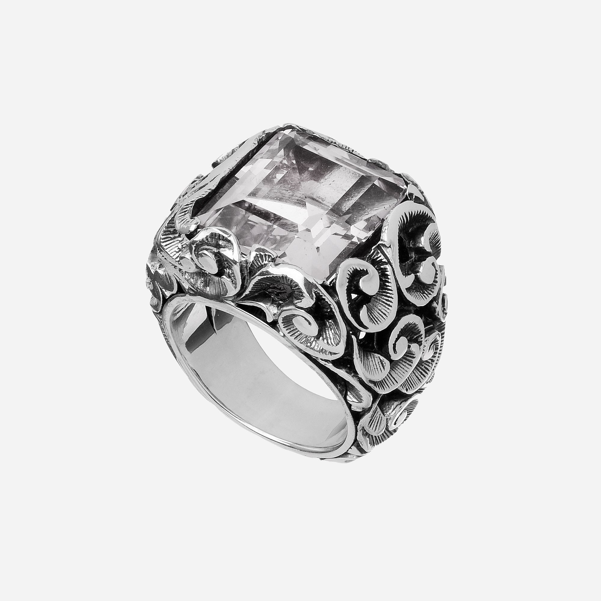 ANELLO IN ARGENTO INTAGLIATO CON PIETRA  RETTANGOLO  TAGLIO SMERALDO SFACCETTATO CRISTALLO DI ROCCA