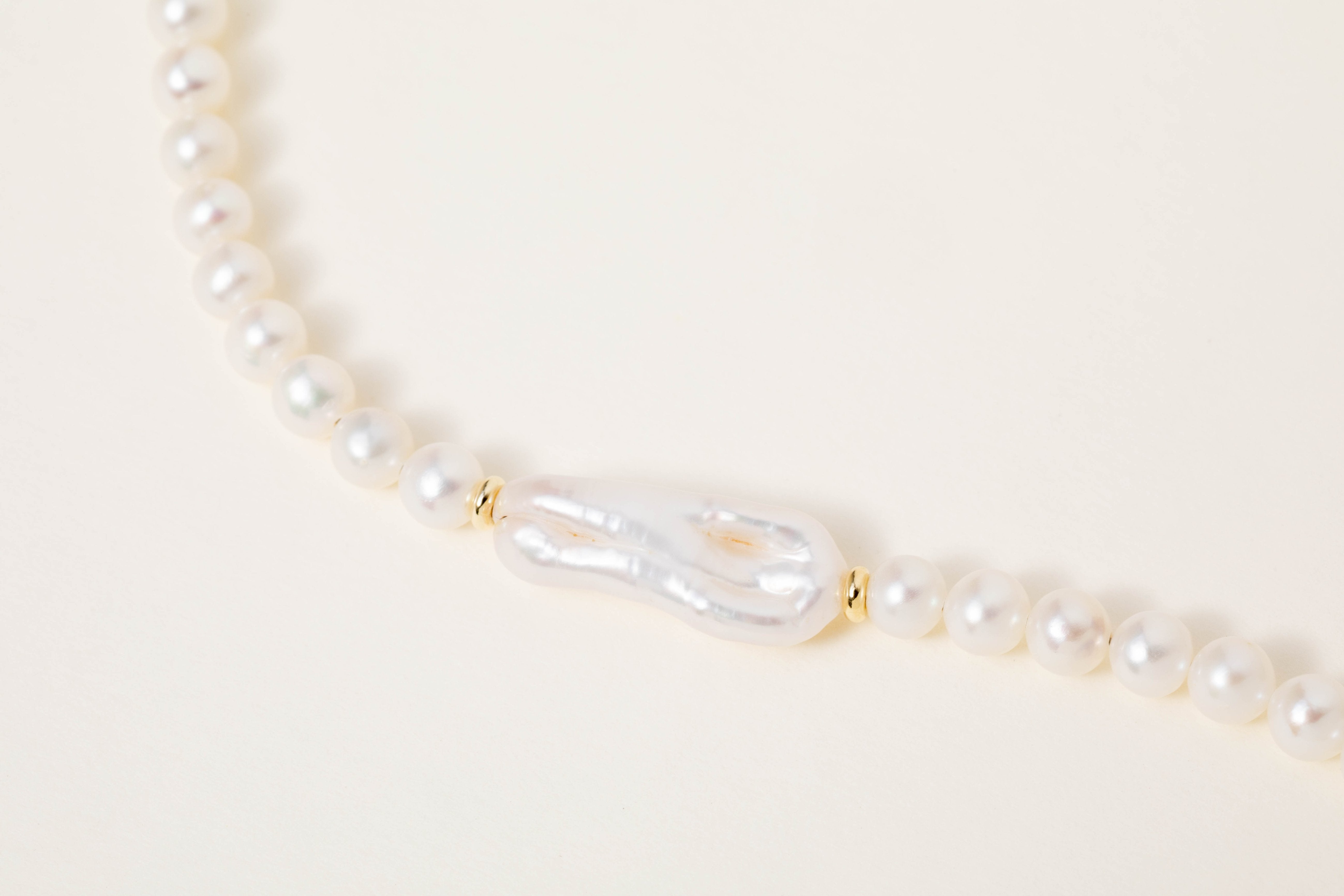 Bracciale perle e perla keshi centrale
