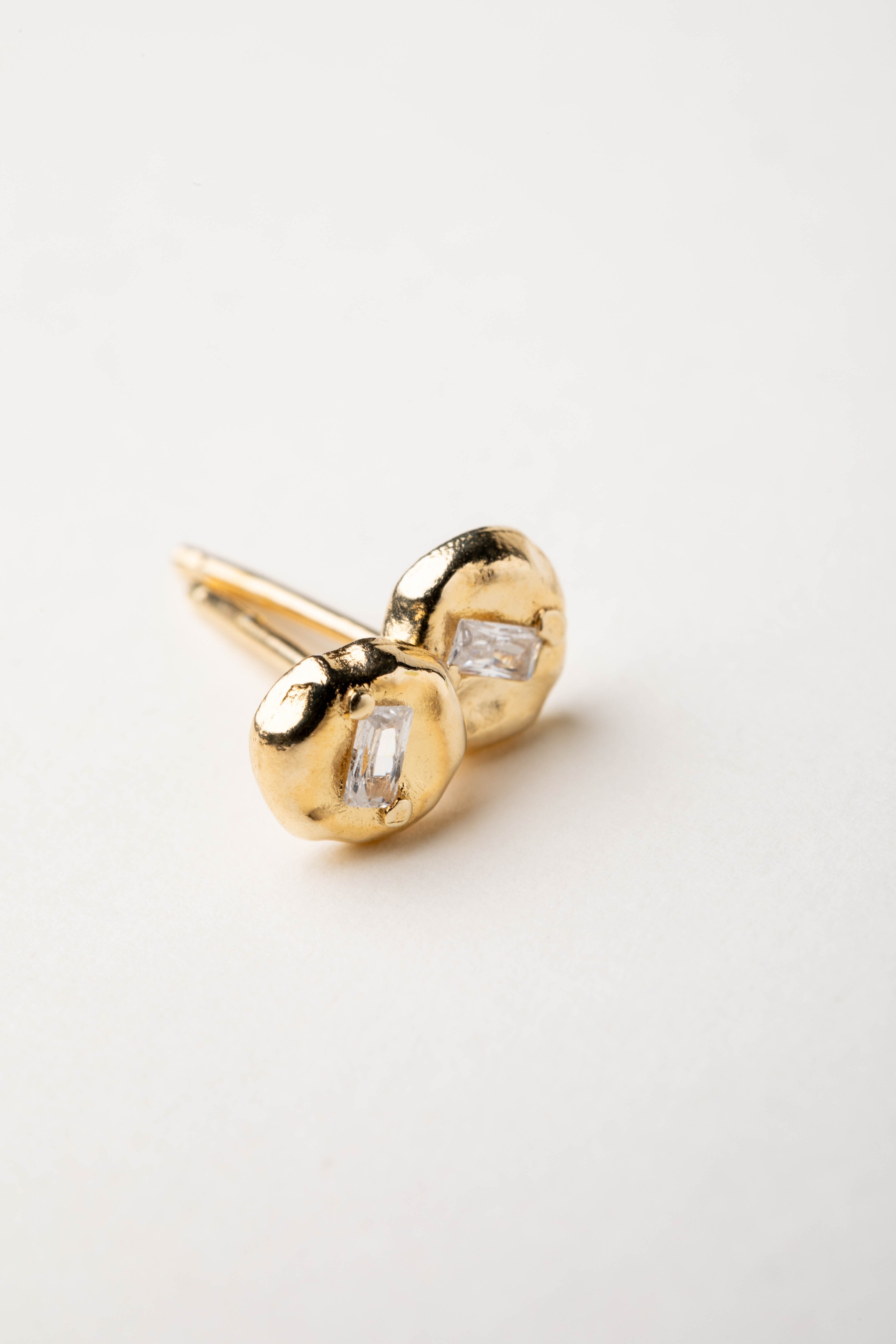 Orecchini tondo con zircone
