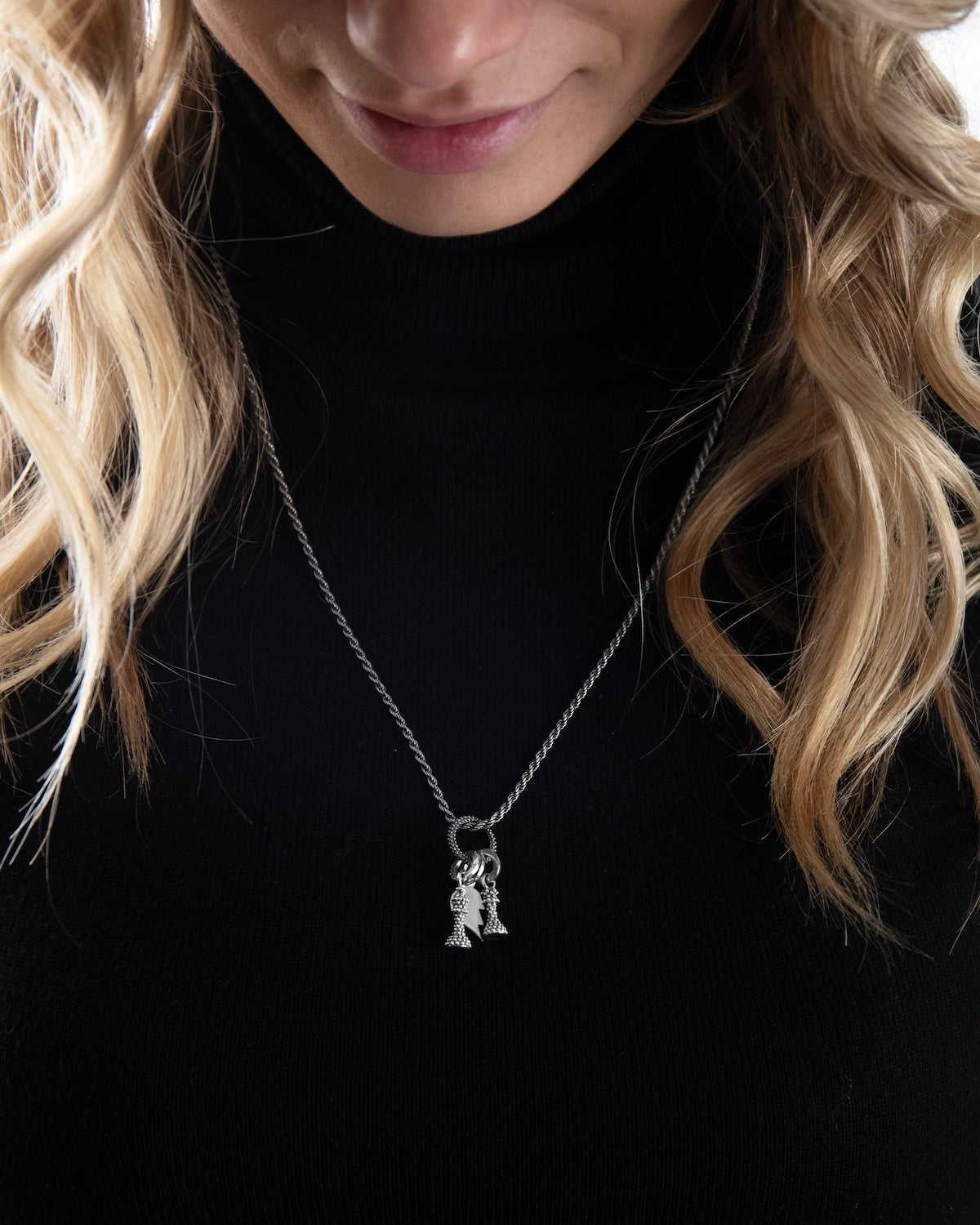 PENDENTE CHARM ZAMPA CANE / ARGENTO BRUNITO LUCIDO