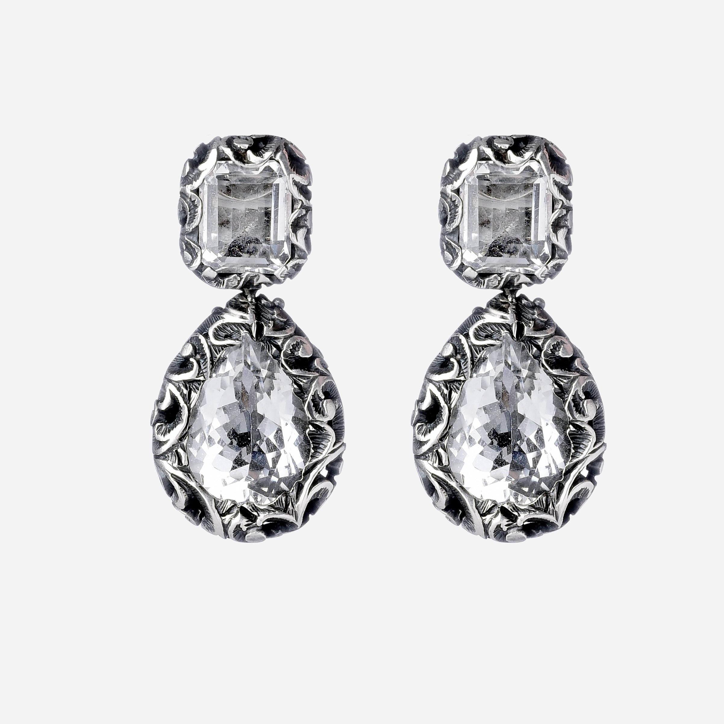 ORECCHINO IN ARGENTO CON PIETRA A LOBO TAGLIO SMERALDO E PENDENTE CRISTALLO DI ROCCA